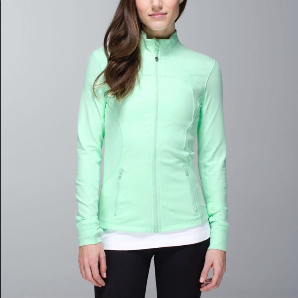 Lululemon Forme jacket size 4 mint green